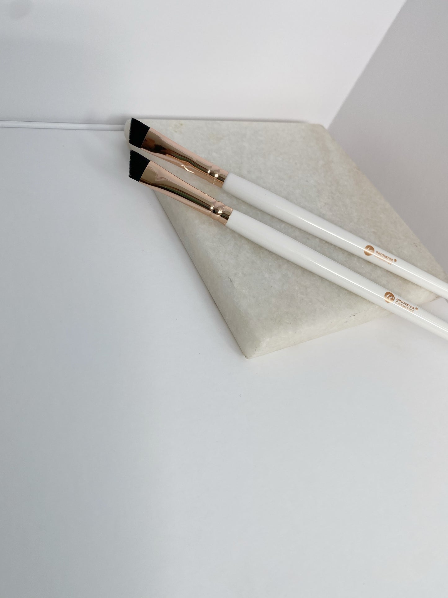 IC | ANGLE BRUSH