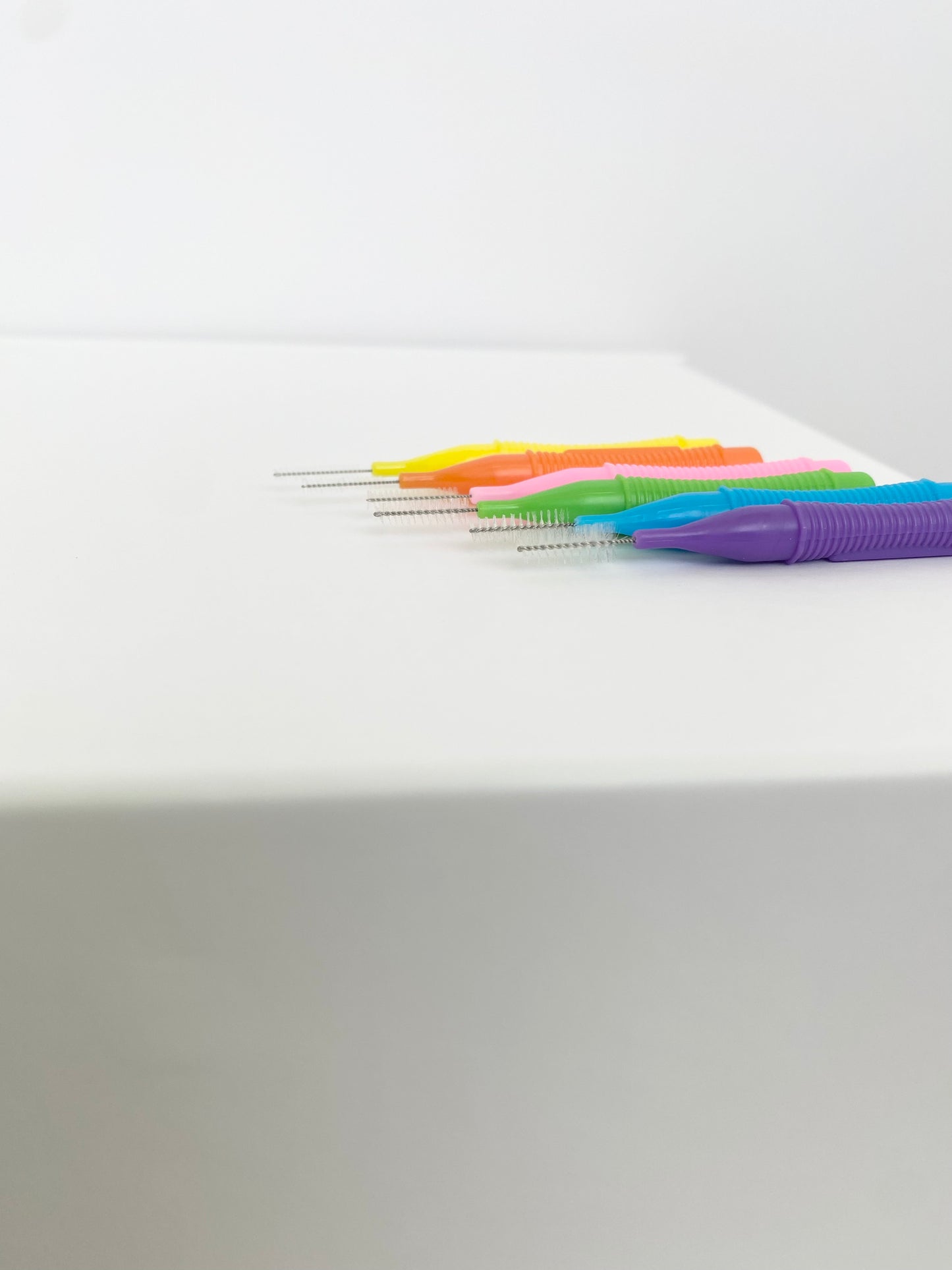 INTERDENTAL MINI BRUSHES